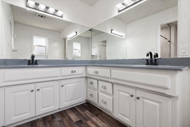 107 Holly Circle, Levelland, TX 79336