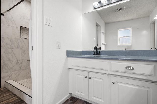 107 Holly Circle, Levelland, TX 79336