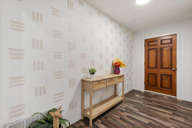 107 Holly Circle, Levelland, TX 79336