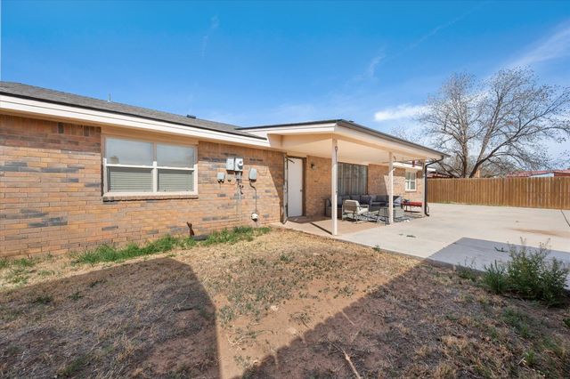 107 Holly Circle, Levelland, TX 79336