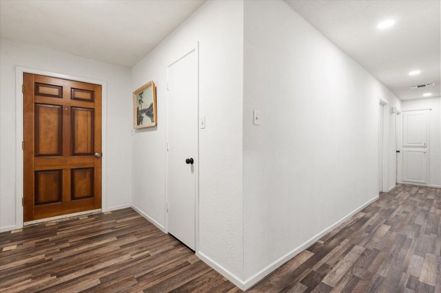 107 Holly Circle, Levelland, TX 79336