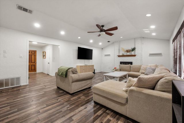 107 Holly Circle, Levelland, TX 79336