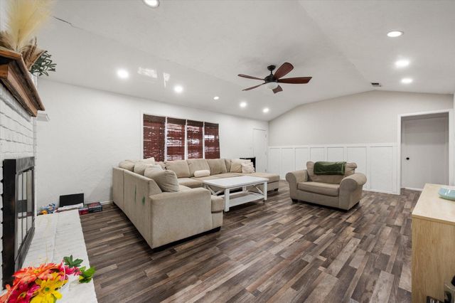 107 Holly Circle, Levelland, TX 79336