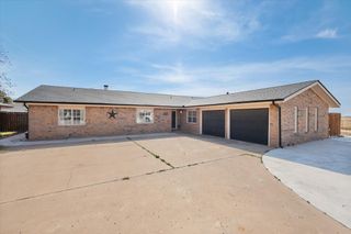 107 Holly Circle, Levelland, TX 79336