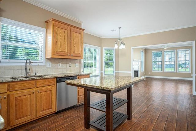 1098 Fountain Lakes Court, Lawrenceville, GA 30043