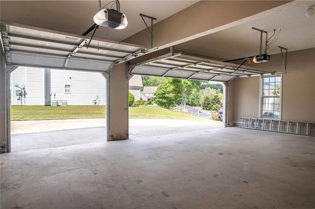 1098 Fountain Lakes Court, Lawrenceville, GA 30043