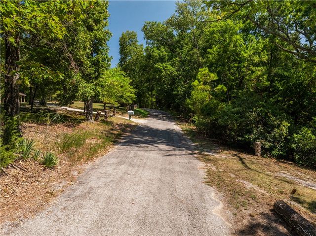 637 Highland Park Drive, Eureka Springs, AR 72631