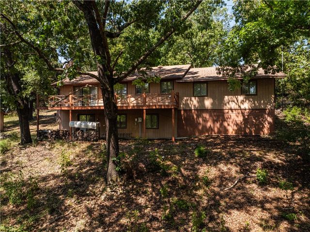 637 Highland Park Drive, Eureka Springs, AR 72631