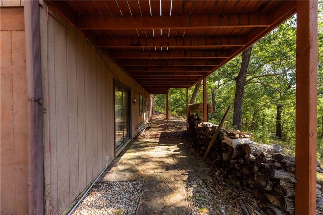 637 Highland Park Drive, Eureka Springs, AR 72631