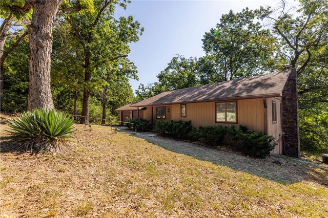 637 Highland Park Drive, Eureka Springs, AR 72631