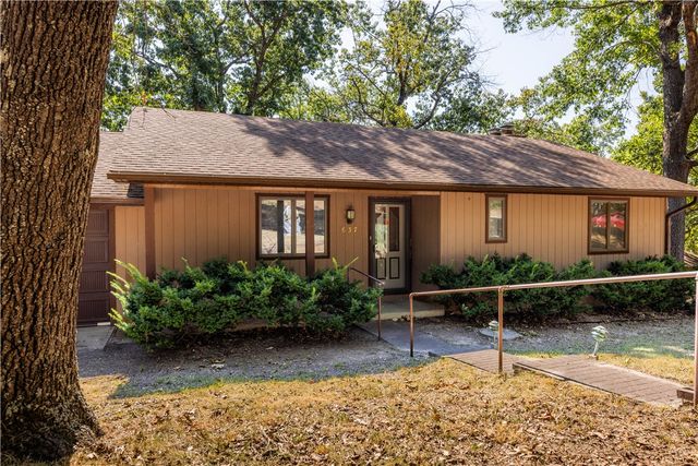 637 Highland Park Drive, Eureka Springs, AR 72631