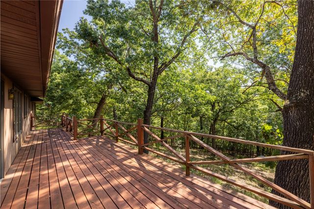 637 Highland Park Drive, Eureka Springs, AR 72631