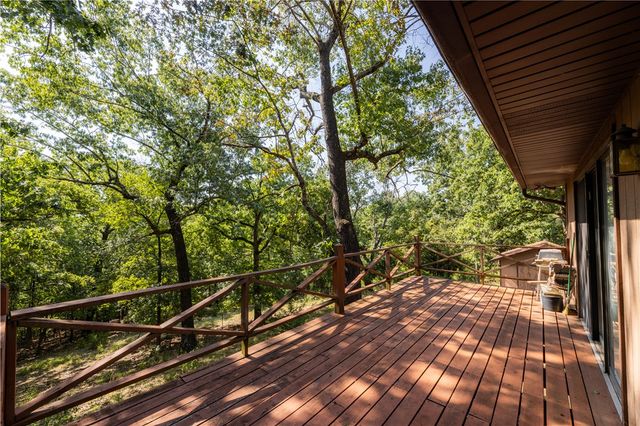 637 Highland Park Drive, Eureka Springs, AR 72631