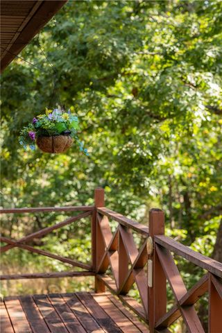637 Highland Park Drive, Eureka Springs, AR 72631