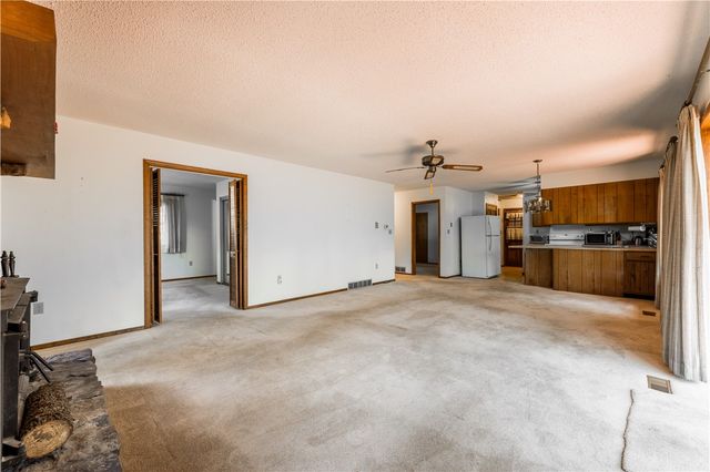 637 Highland Park Drive, Eureka Springs, AR 72631