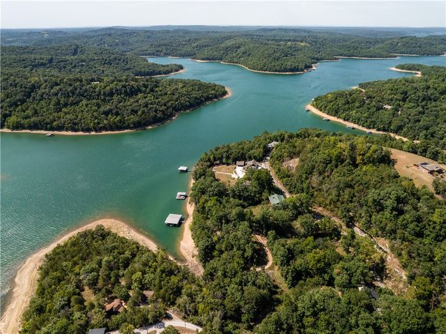 637 Highland Park Drive, Eureka Springs, AR 72631