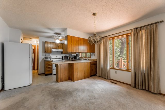 637 Highland Park Drive, Eureka Springs, AR 72631
