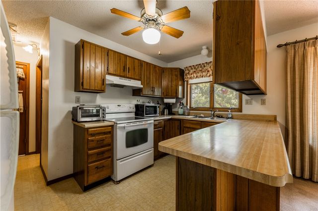 637 Highland Park Drive, Eureka Springs, AR 72631