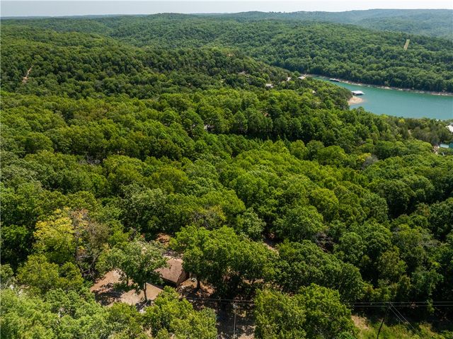 637 Highland Park Drive, Eureka Springs, AR 72631