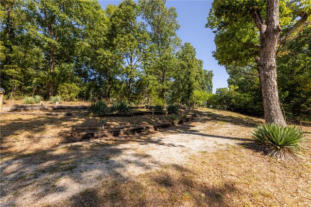 637 Highland Park Drive, Eureka Springs, AR 72631