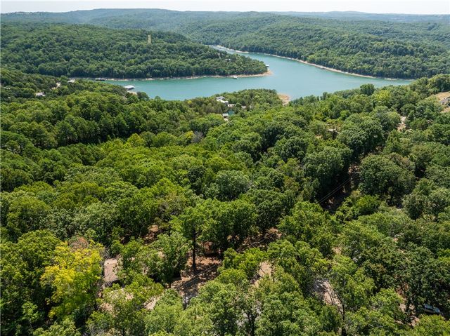 637 Highland Park Drive, Eureka Springs, AR 72631