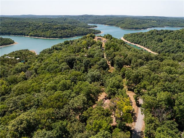 637 Highland Park Drive, Eureka Springs, AR 72631