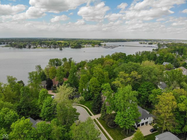 9011 Anchor Bay Drive, Indianapolis, IN 46236