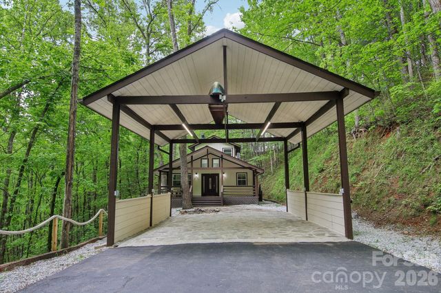 291 Dills Road, Bryson City, NC 28713