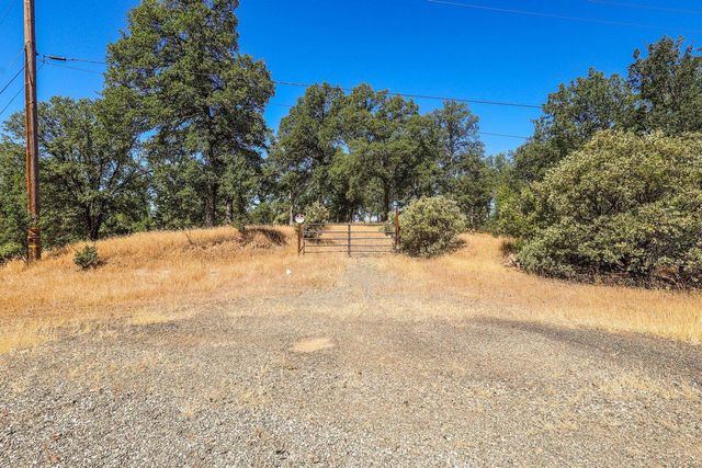 Bernard Way, Redding, CA 96003