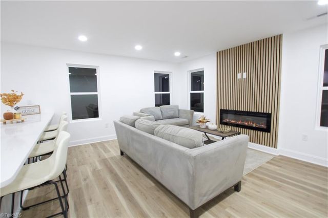 909 Sharon Street, High Point, NC 27260