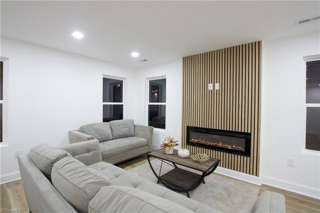 909 Sharon Street, High Point, NC 27260