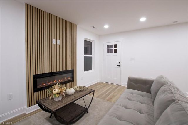 909 Sharon Street, High Point, NC 27260