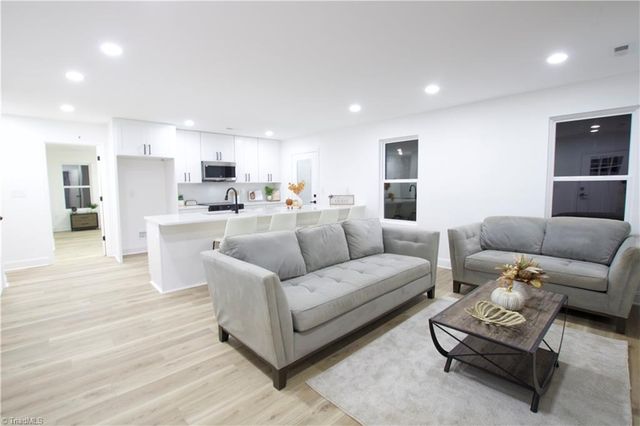 909 Sharon Street, High Point, NC 27260