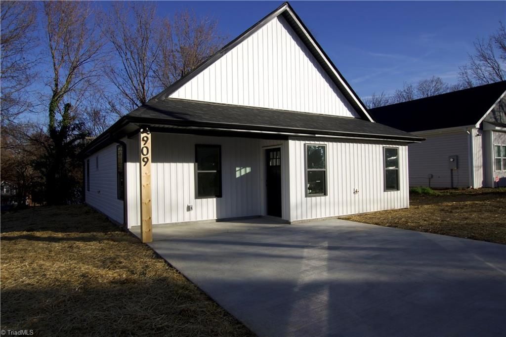 909 Sharon Street, High Point, NC 27260