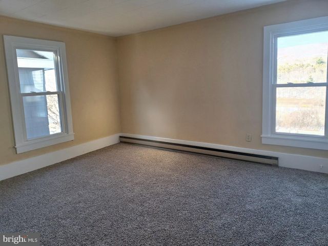 1227 PULASKI AVE, Coal Township, PA 17866