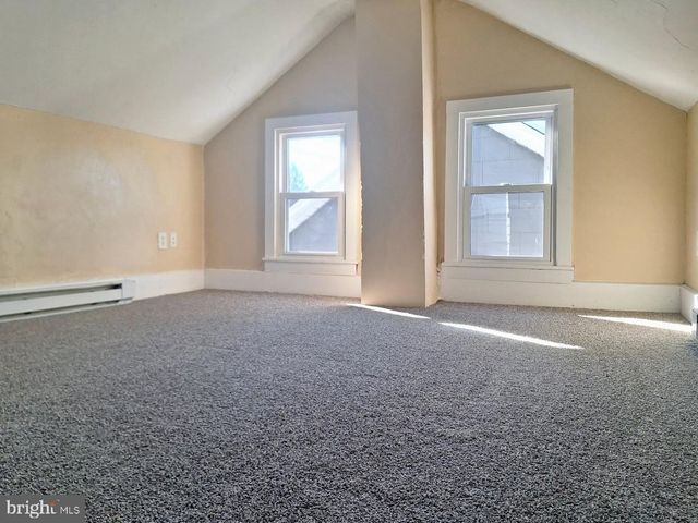 1227 PULASKI AVE, Coal Township, PA 17866