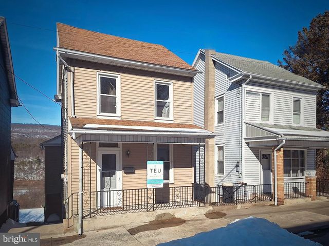 1227 PULASKI AVE, Coal Township, PA 17866