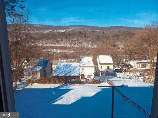 1227 PULASKI AVE, Coal Township, PA 17866