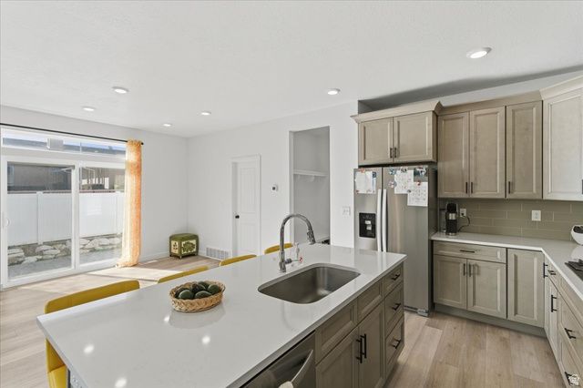 4896 S SNARR HAVEN CT, Taylorsville, UT 84129