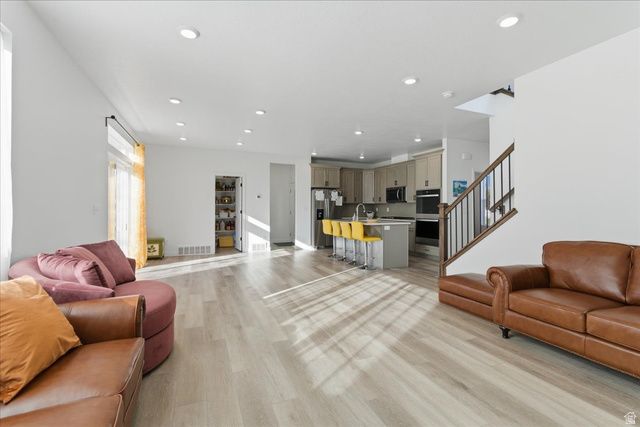 4896 S SNARR HAVEN CT, Taylorsville, UT 84129