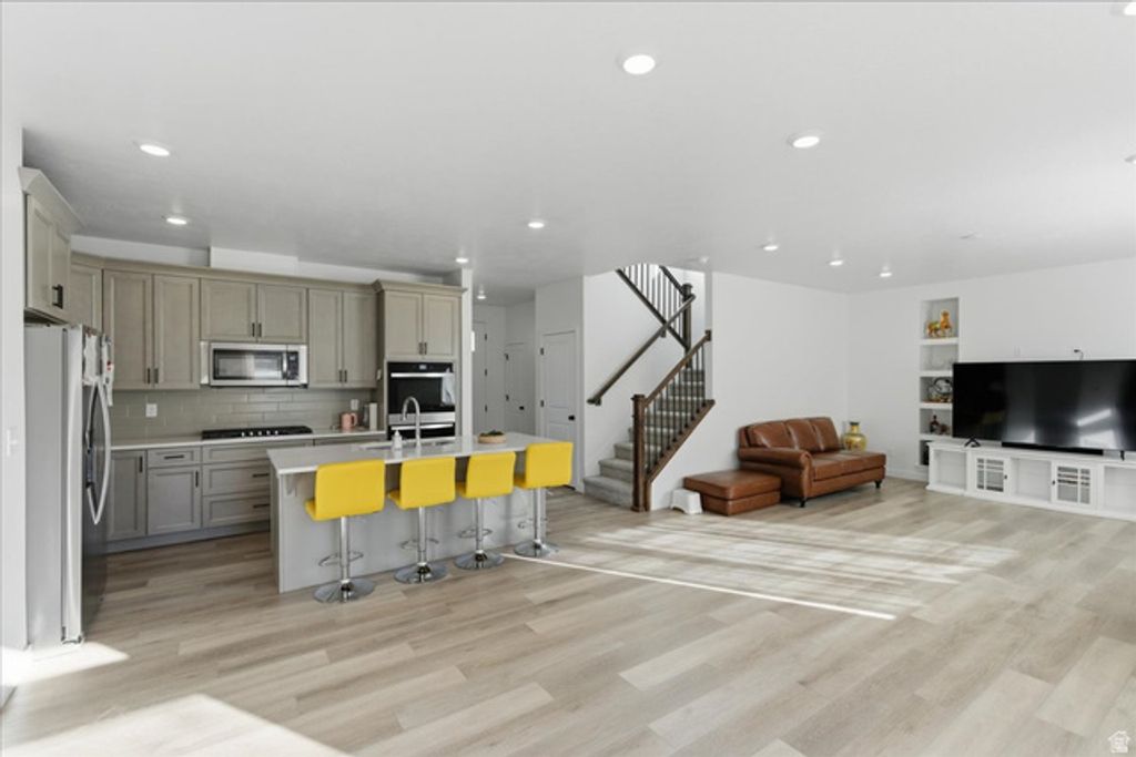 Image 11 of property listing at 4896 S SNARR HAVEN CT, Taylorsville, UT 84129