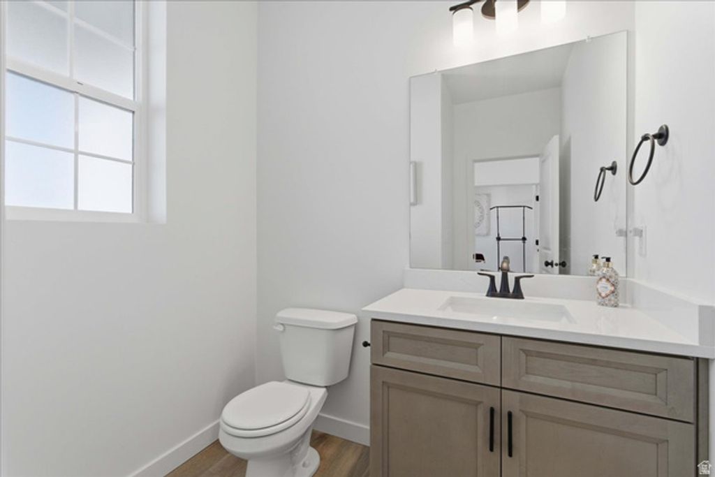 Image 18 of property listing at 4896 S SNARR HAVEN CT, Taylorsville, UT 84129