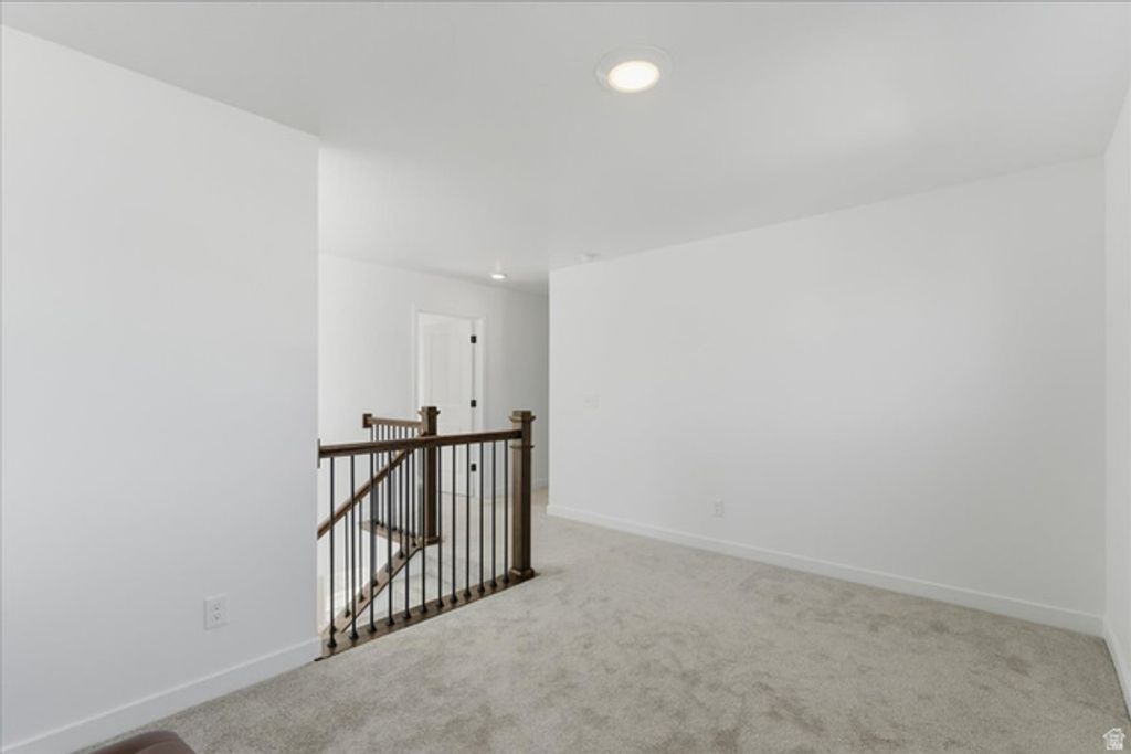 Image 20 of property listing at 4896 S SNARR HAVEN CT, Taylorsville, UT 84129