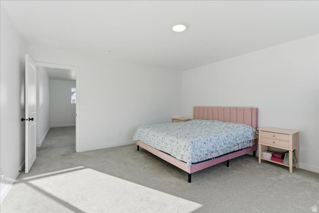 Image 24 of property listing at 4896 S SNARR HAVEN CT, Taylorsville, UT 84129
