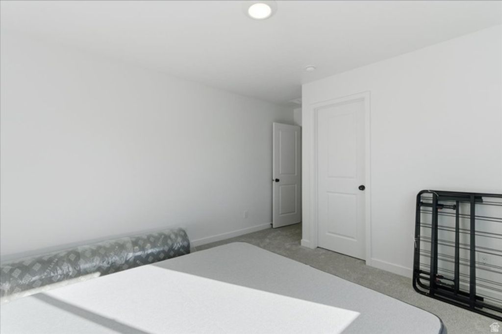 Image 34 of property listing at 4896 S SNARR HAVEN CT, Taylorsville, UT 84129