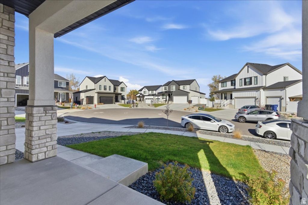 Image 39 of property listing at 4896 S SNARR HAVEN CT, Taylorsville, UT 84129