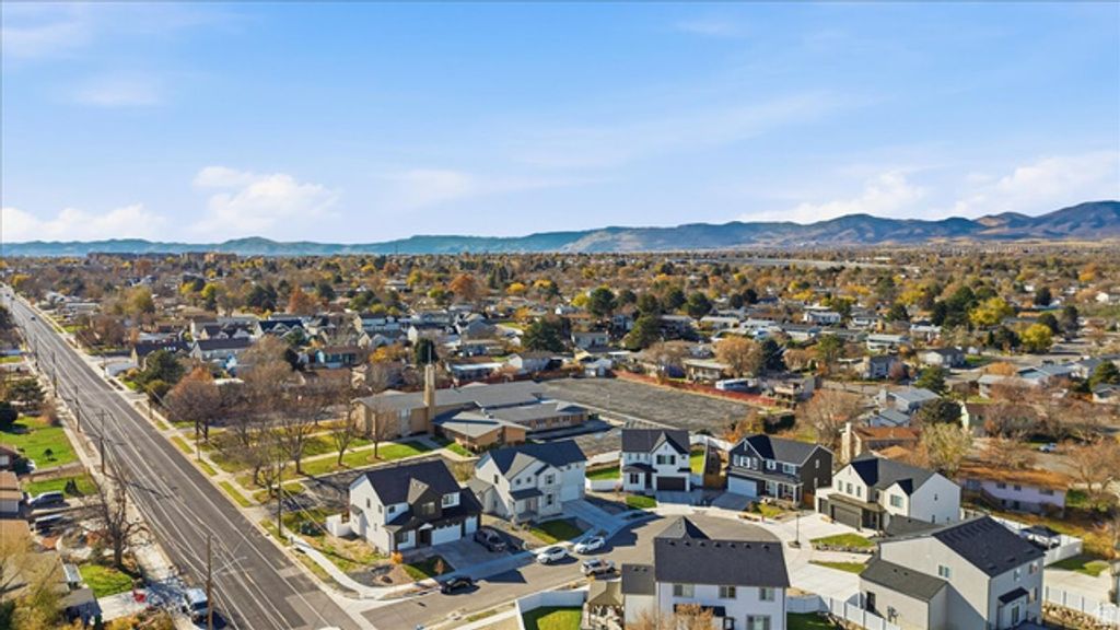 Image 52 of property listing at 4896 S SNARR HAVEN CT, Taylorsville, UT 84129