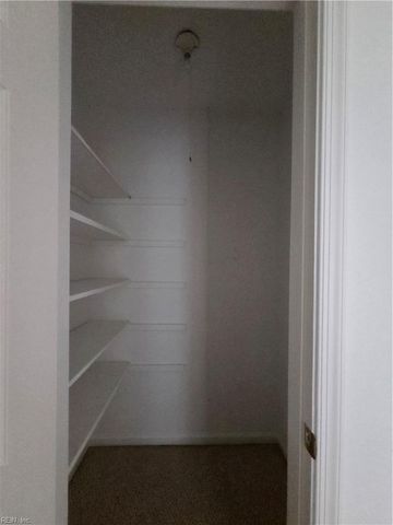 101 Hampstead CT, Hampton, VA 23669