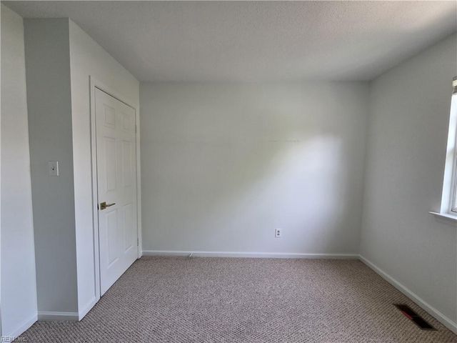 101 Hampstead CT, Hampton, VA 23669