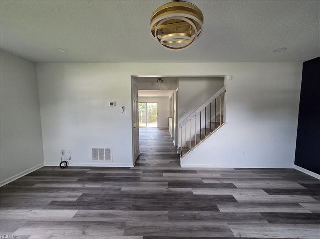 101 Hampstead CT, Hampton, VA 23669